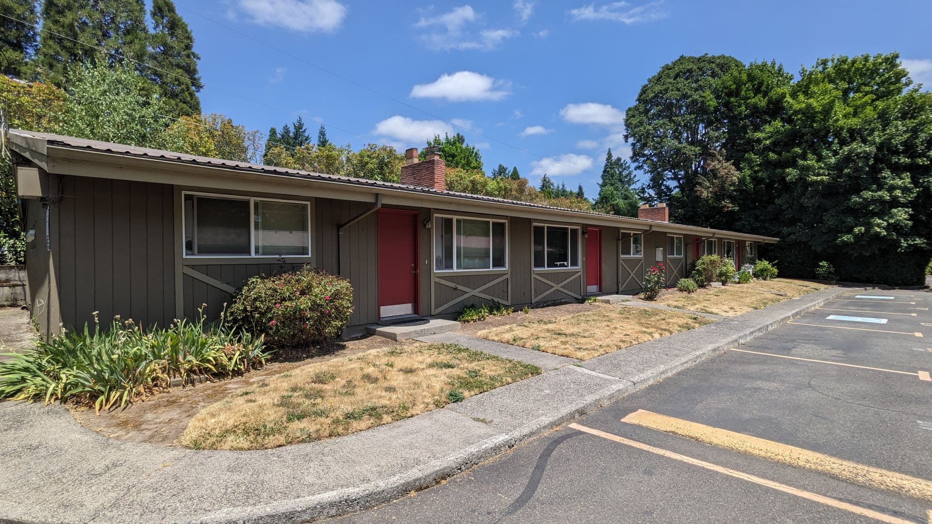 Portland Apartment: 3515 SW 87th Ave. and 3485 SW 87th Ave.