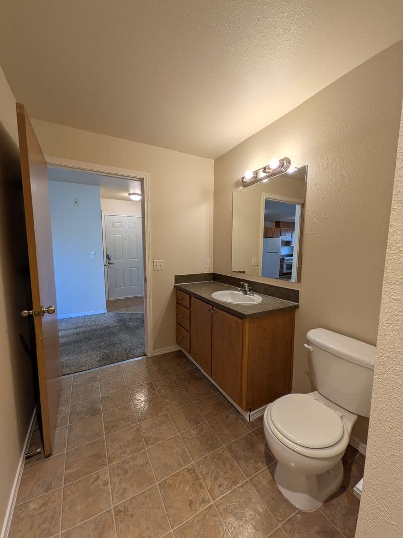 Salem Apartment: 4420-4455 Seaton Lane NE