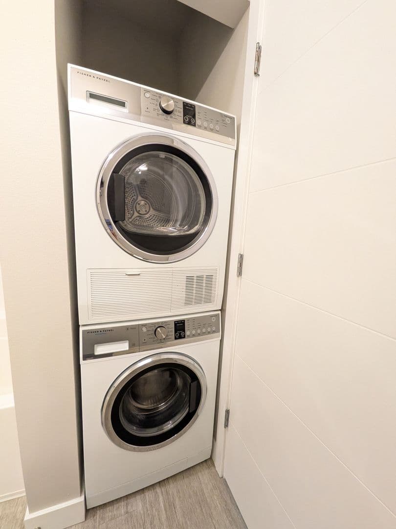 Portland Apartment: 2880 SE Division St
