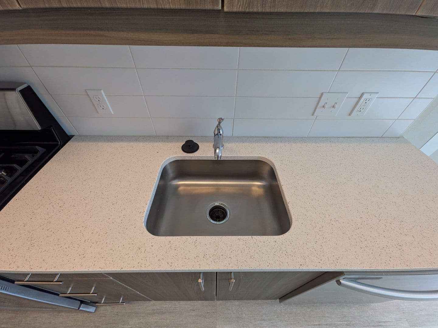 Portland Apartment: 2880 SE Division St