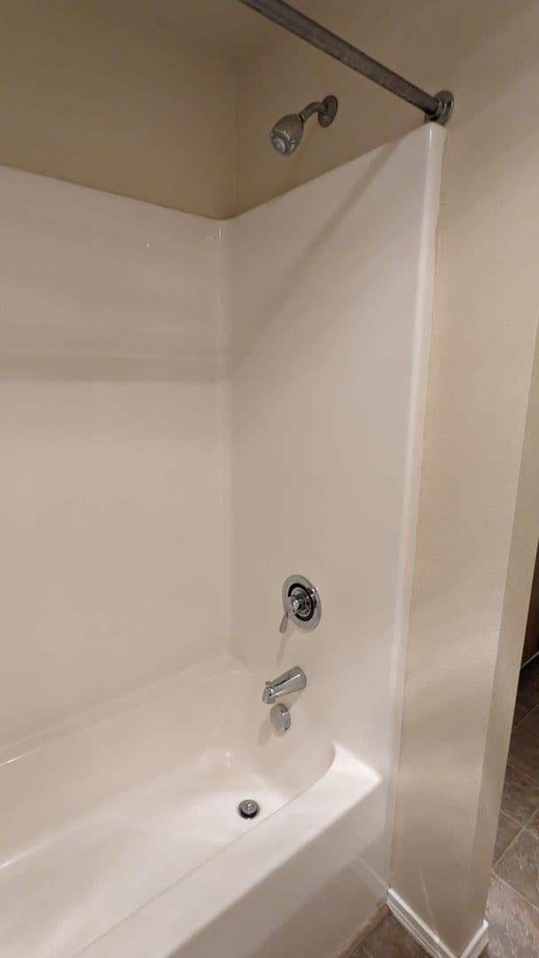Salem Apartment: 4420-4455 Seaton Lane NE