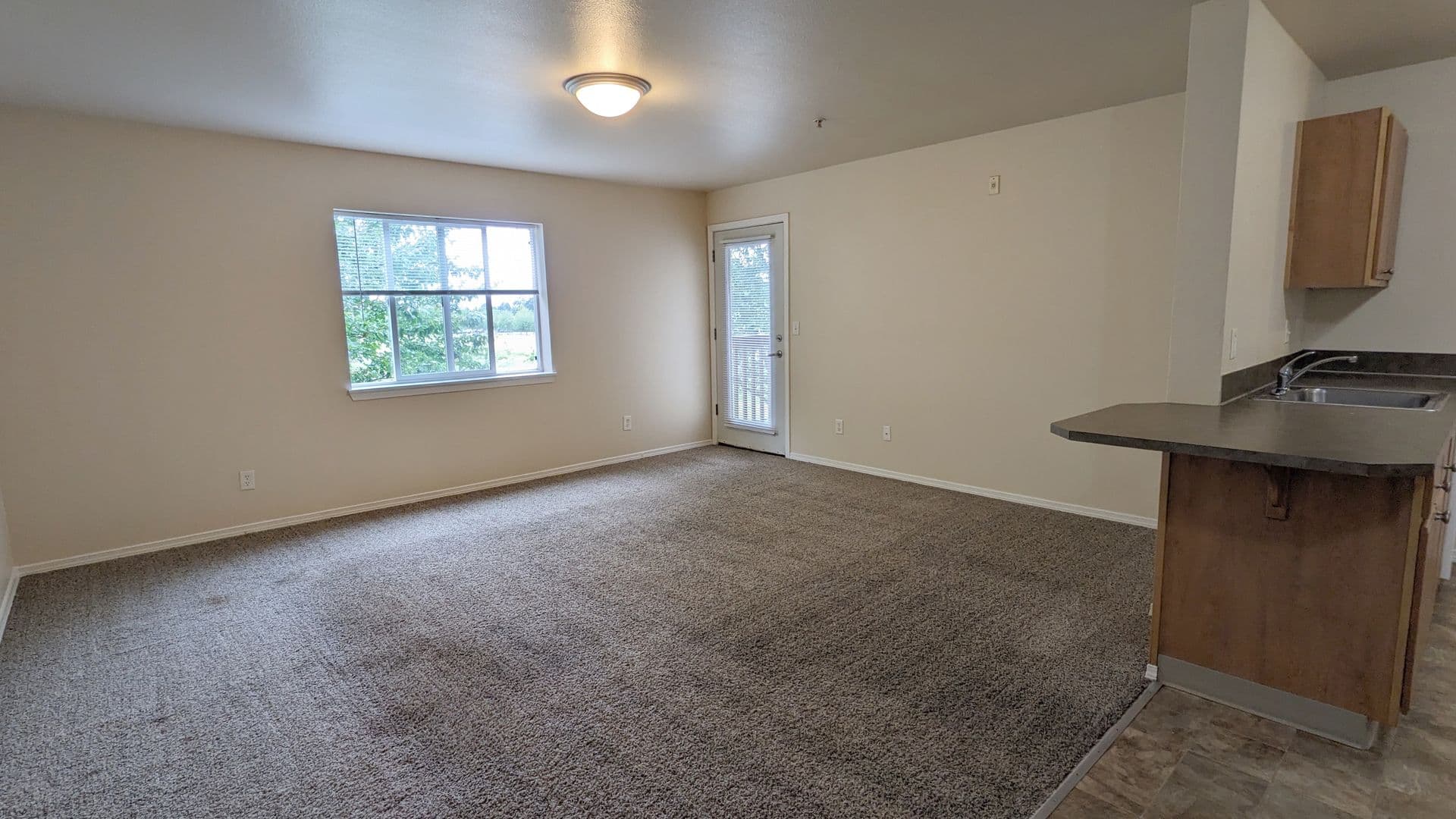 Salem Apartment: 4420-4455 Seaton Lane NE