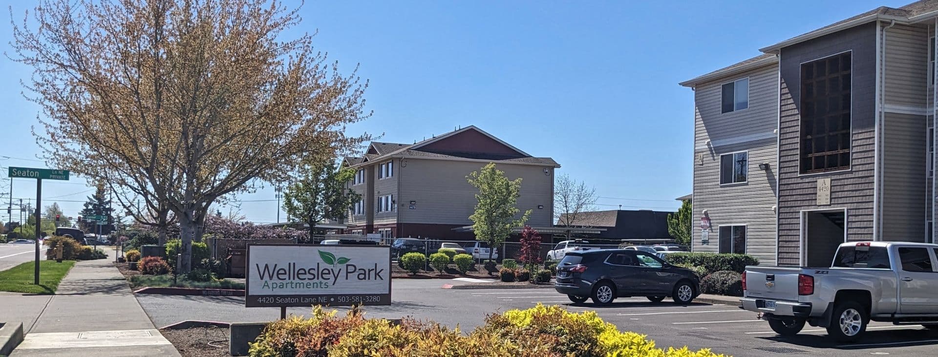 Salem Apartment: 4420-4455 Seaton Lane NE