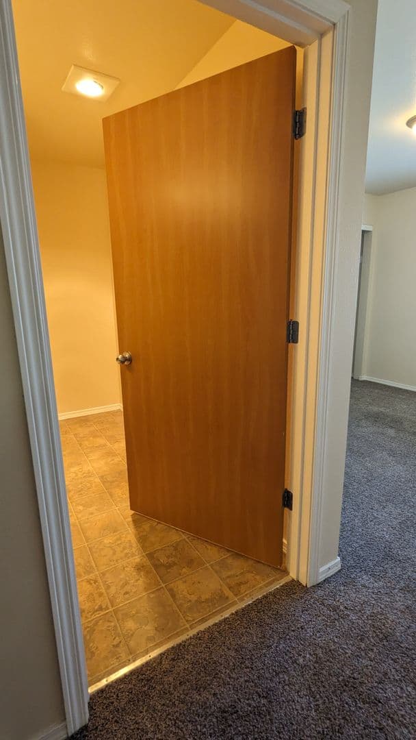Salem Apartment: 4420-4455 Seaton Lane NE