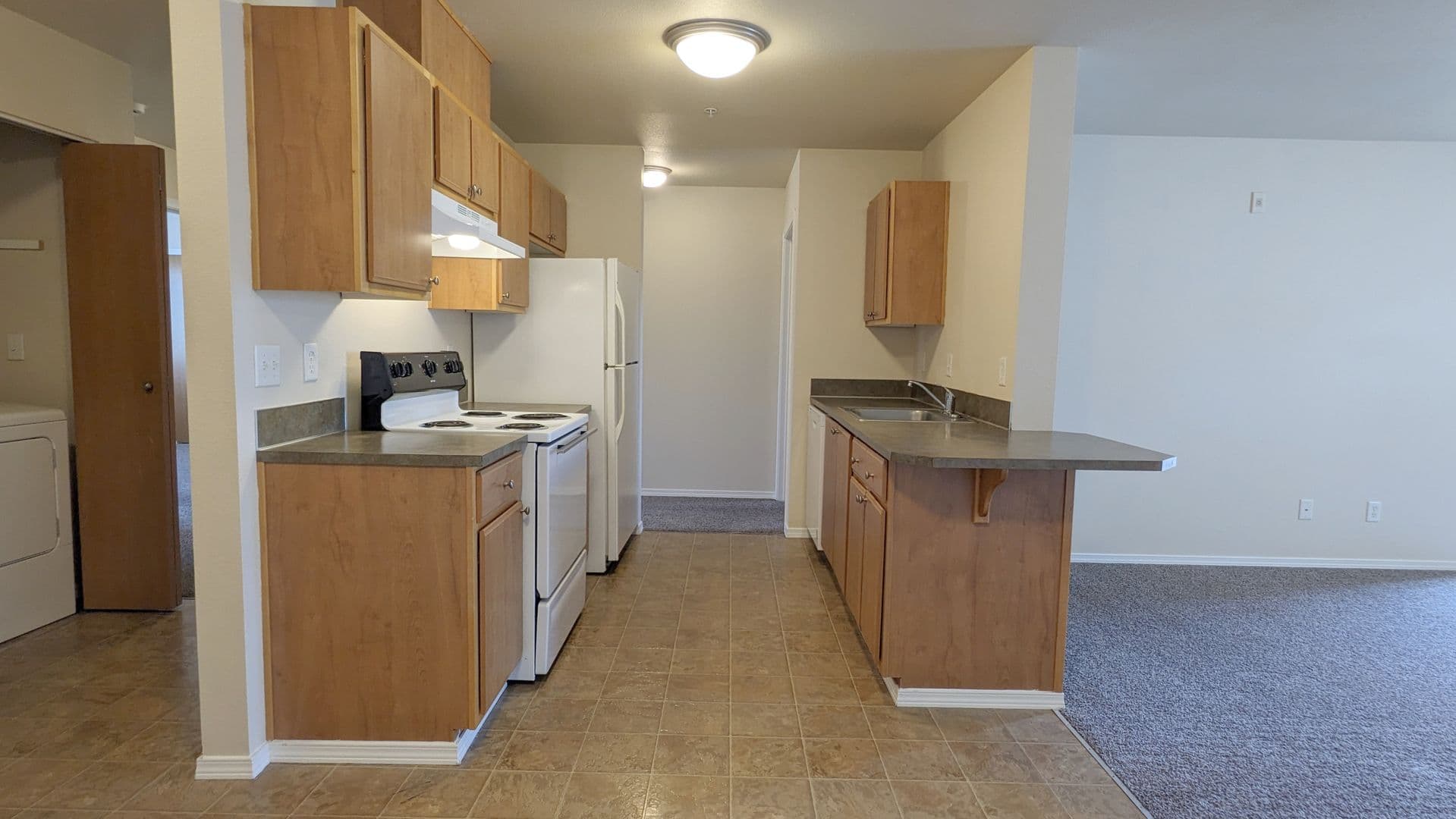 Salem Apartment: 4420-4455 Seaton Lane NE