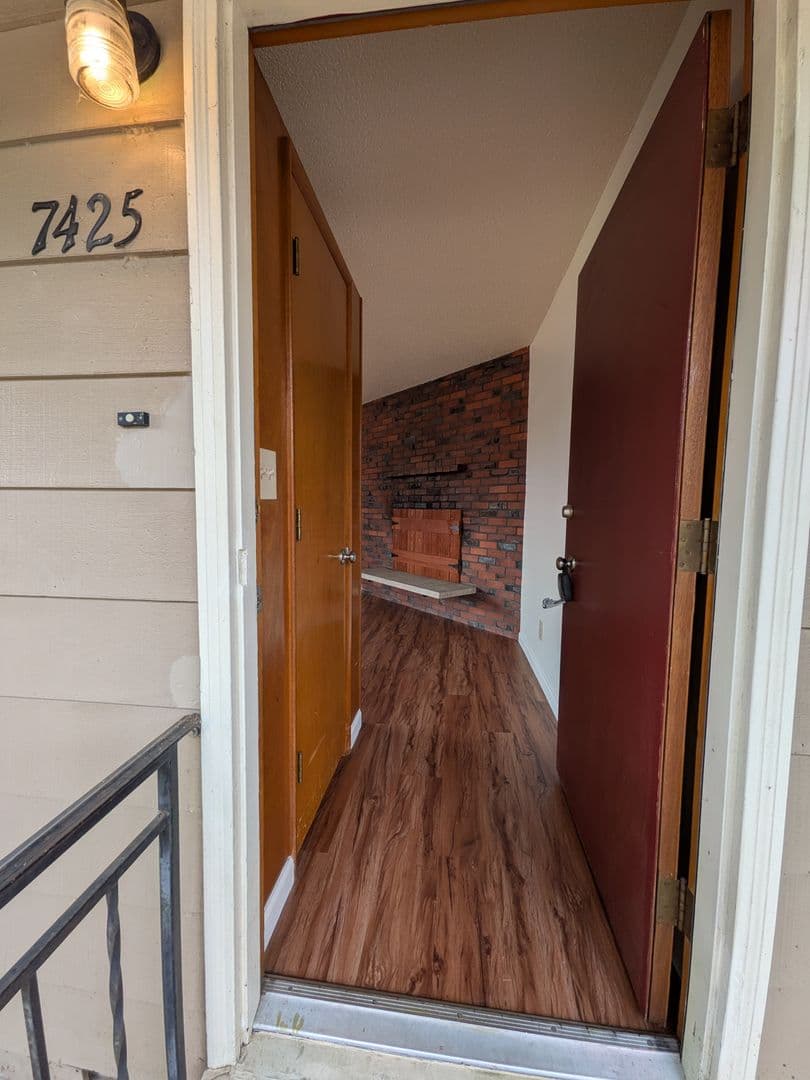 Vancouver Apartment: 7403 Tennessee Lane