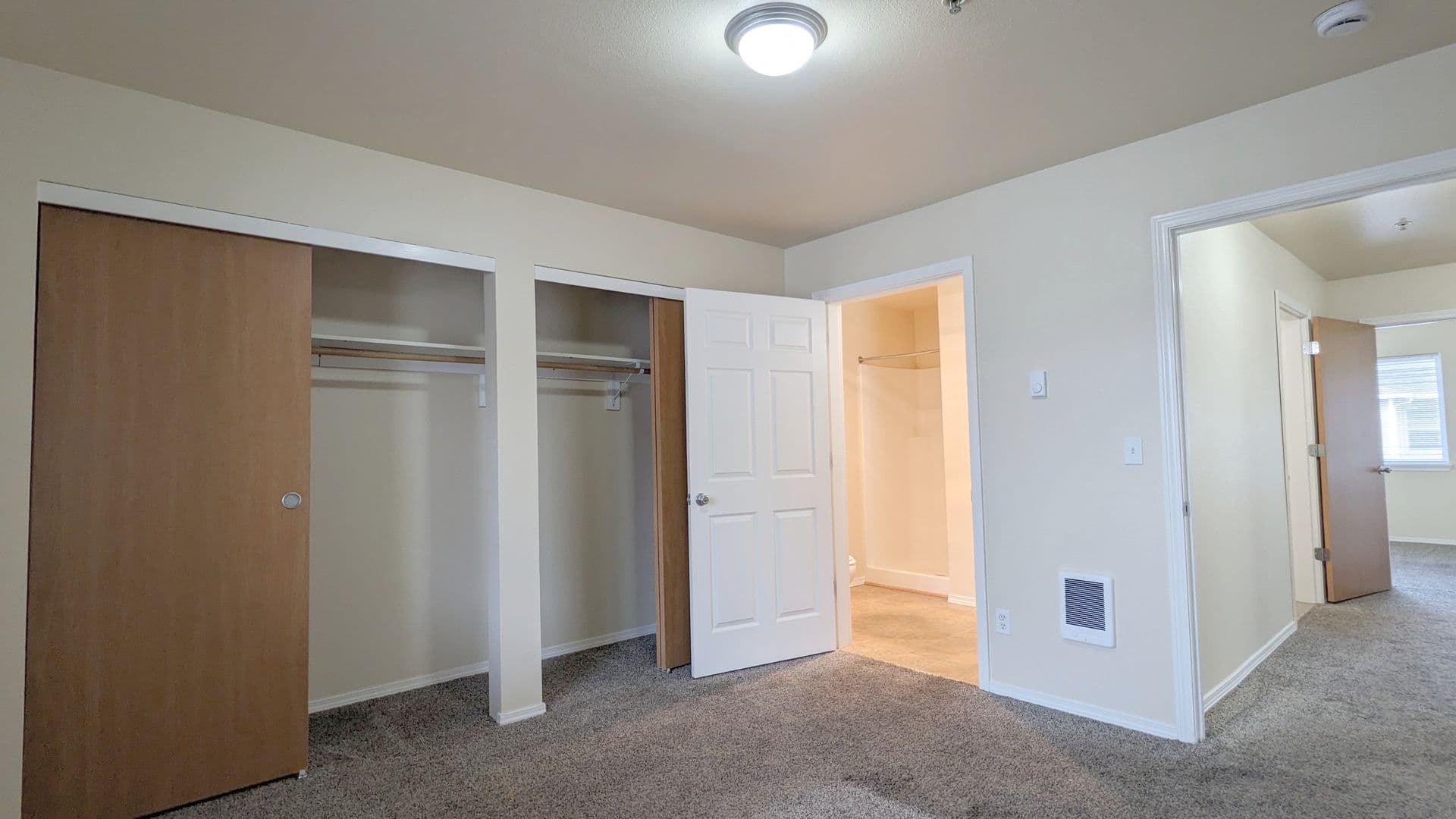 Salem Apartment: 4420-4455 Seaton Lane NE