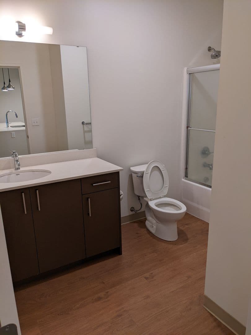 Portland Apartment: 3939 S Viewpoint Terrace