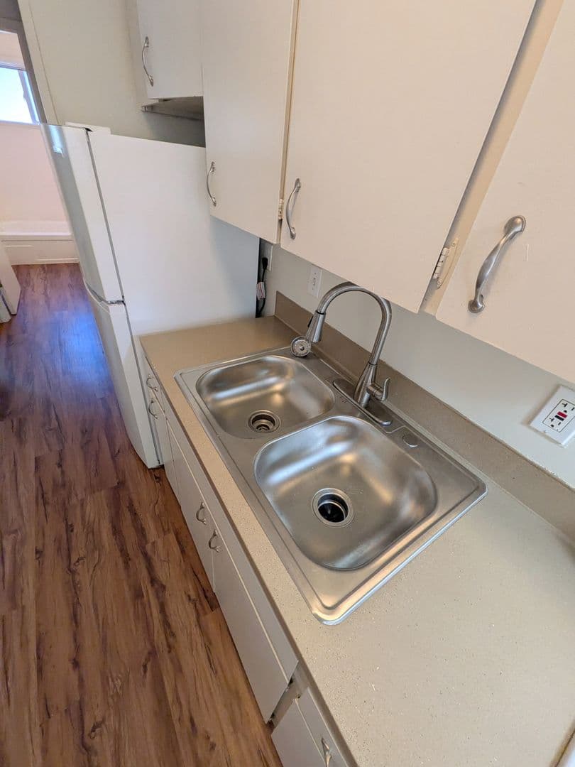 Portland Apartment: 3515 SW 87th Ave. and 3485 SW 87th Ave.