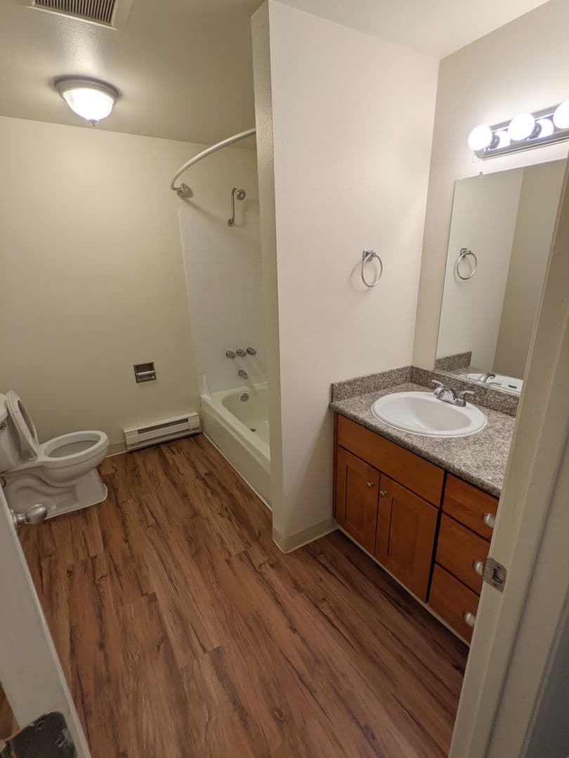 Vancouver Townhome: 15912 SE 2nd Street
