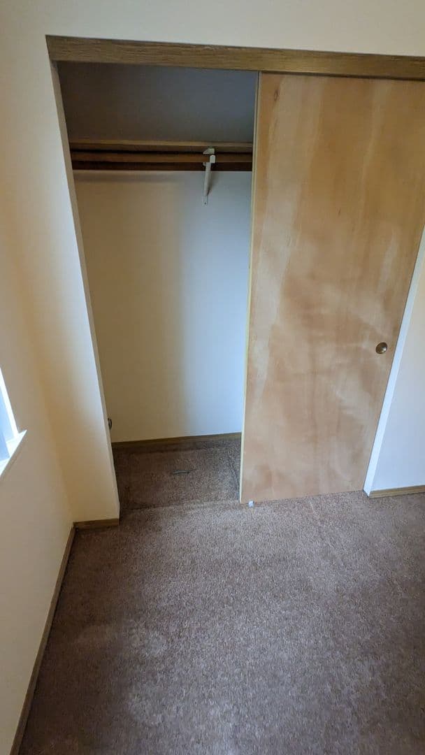McMinnville Apartment: 855 SE Ford St