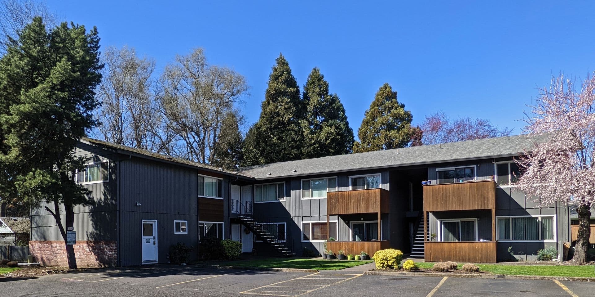Hillsboro Apartment: 1184 NE Turner Drive