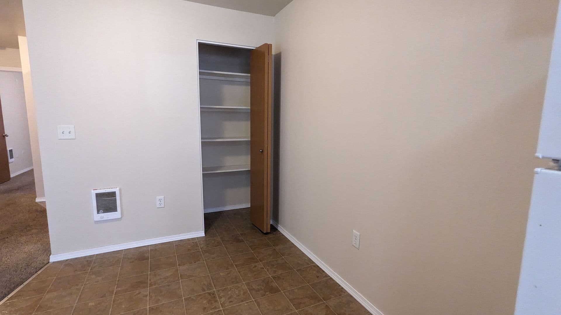 Salem Apartment: 4420-4455 Seaton Lane NE