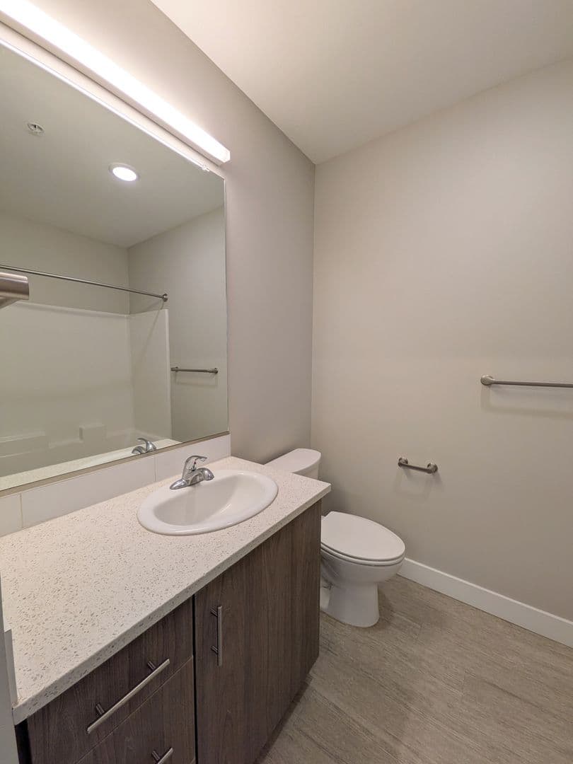 Portland Apartment: 2880 SE Division St