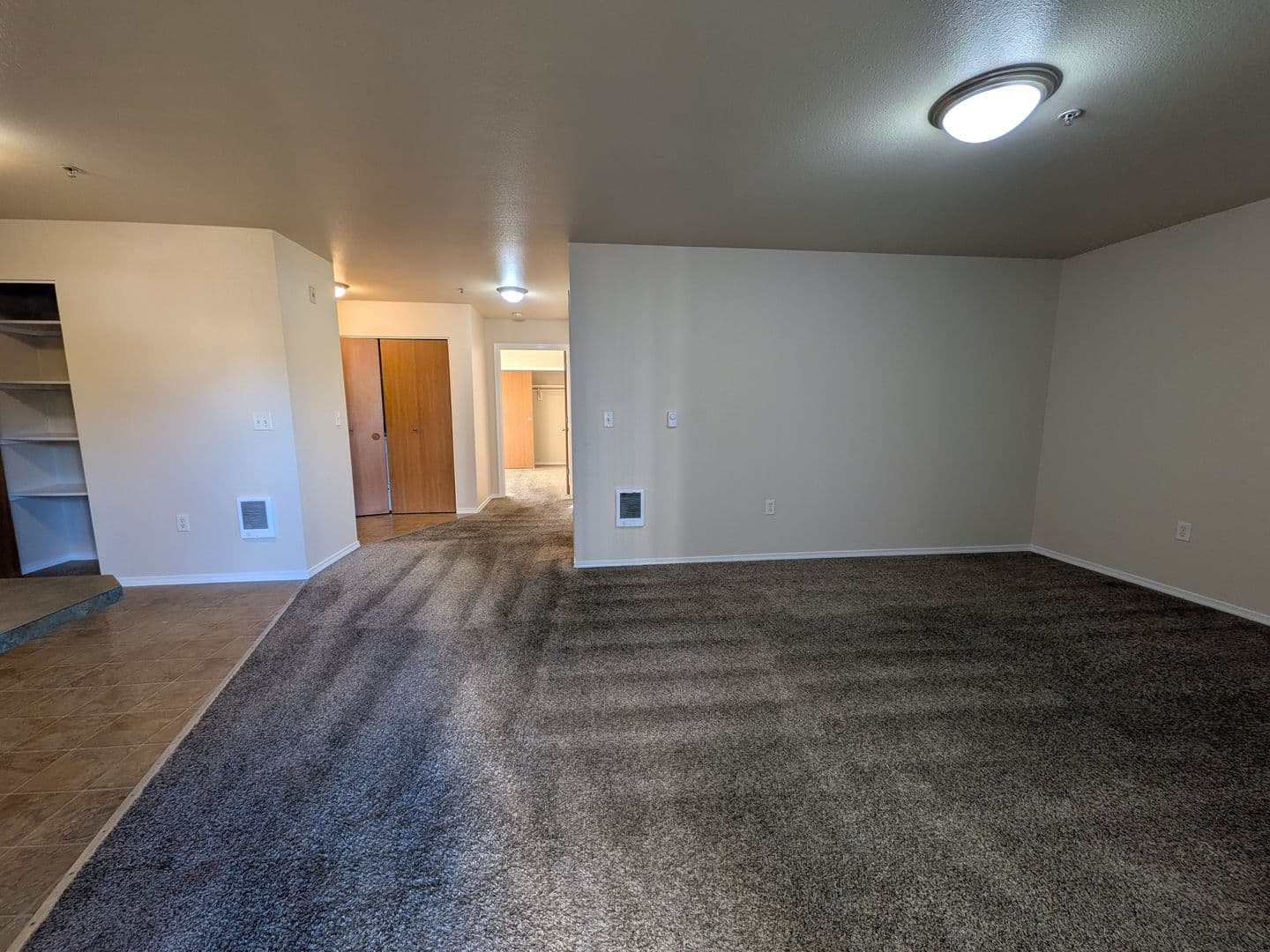 Salem Apartment: 4420-4455 Seaton Lane NE