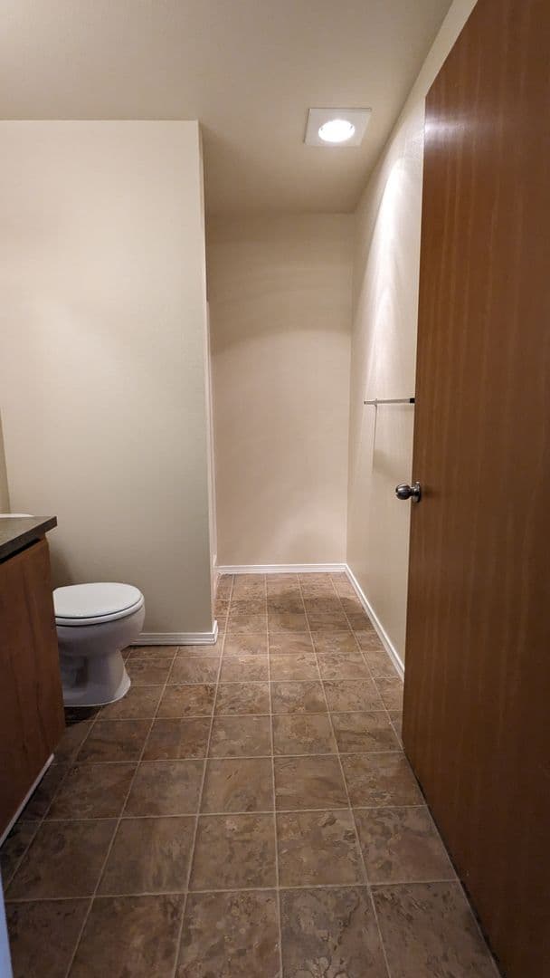 Salem Apartment: 4420-4455 Seaton Lane NE