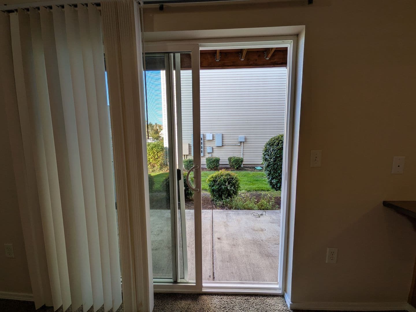 Salem Apartment: 4420-4455 Seaton Lane NE