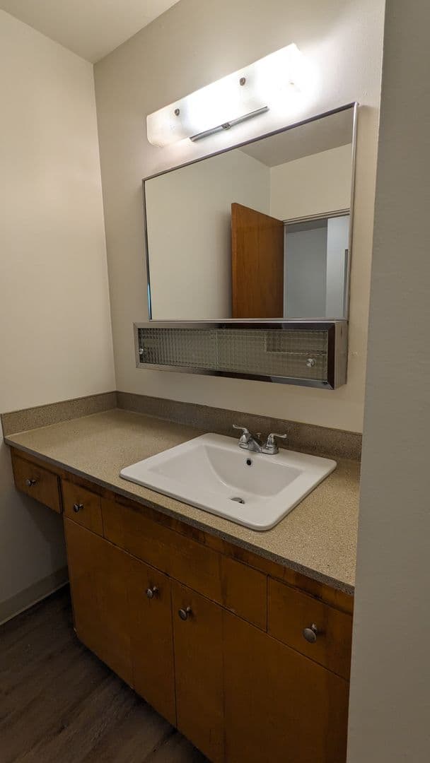 Portland Apartment: 4509 SW Vermont Street