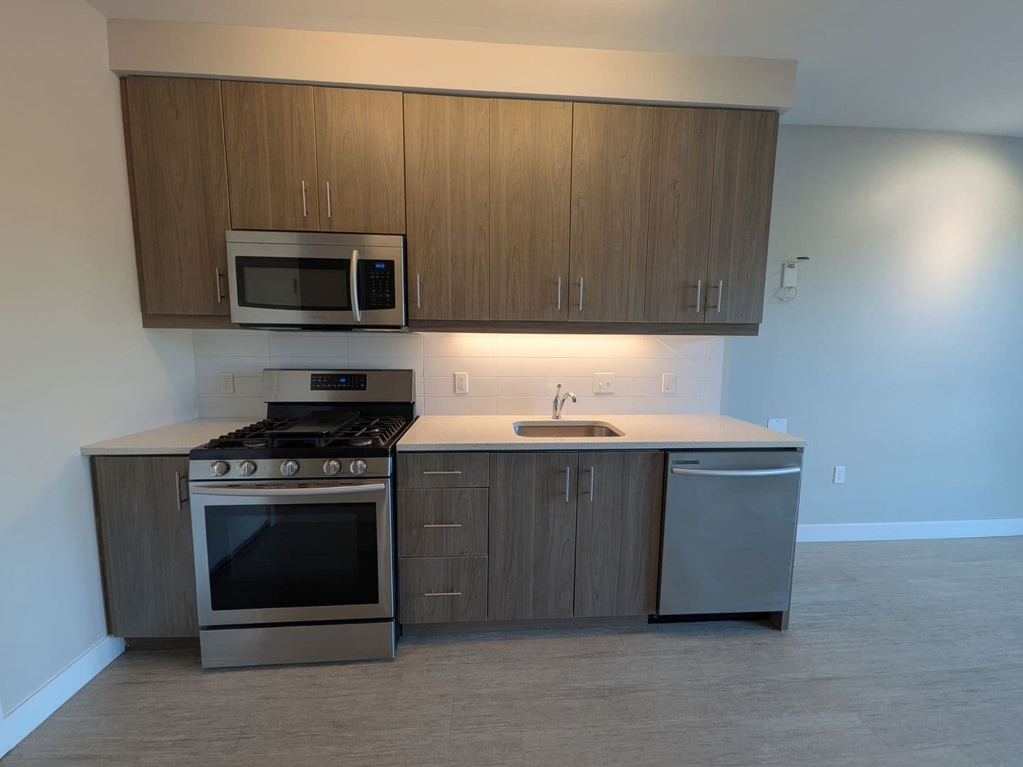 Portland Apartment: 2880 SE Division St