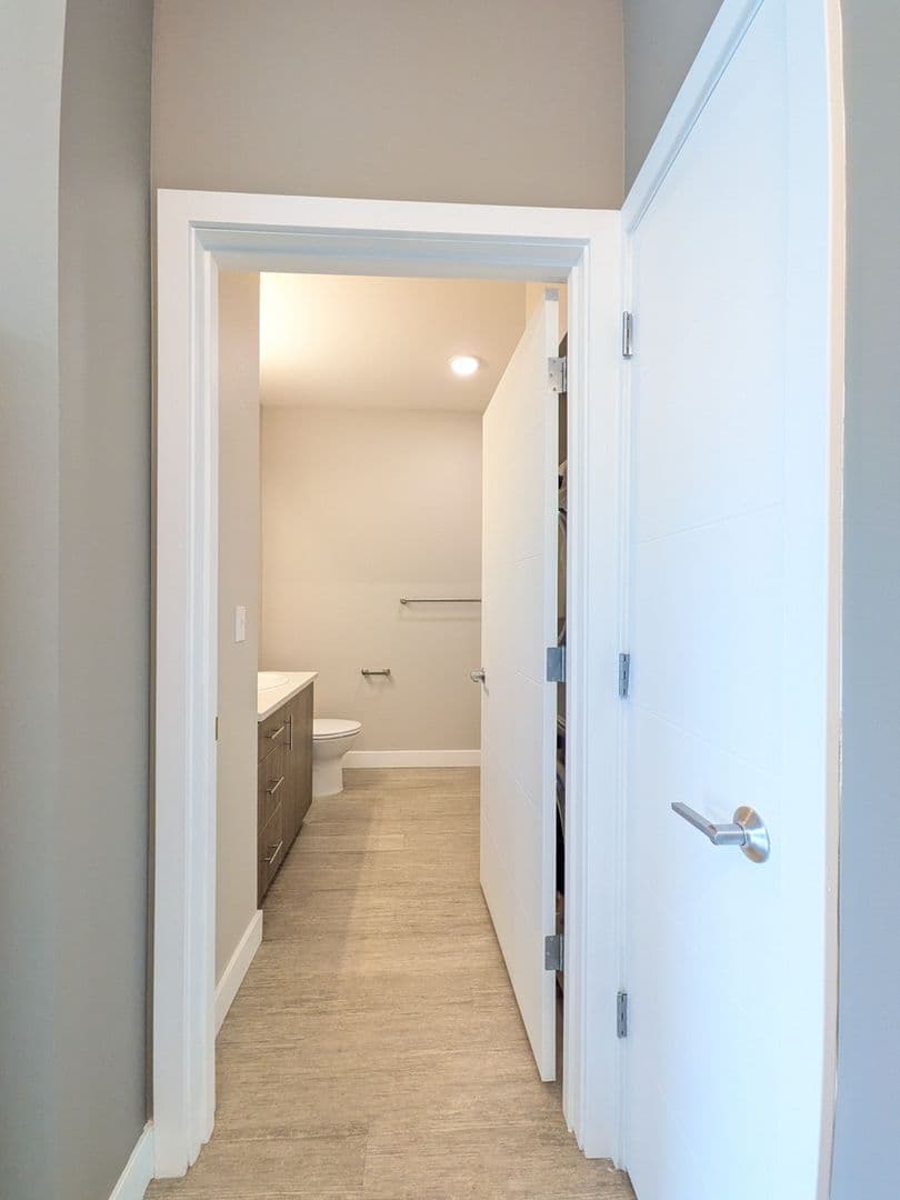 Portland Apartment: 2880 SE Division St