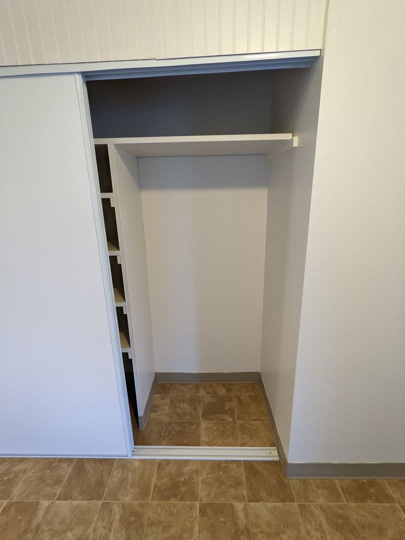Hillsboro Apartment: 1184 NE Turner Drive