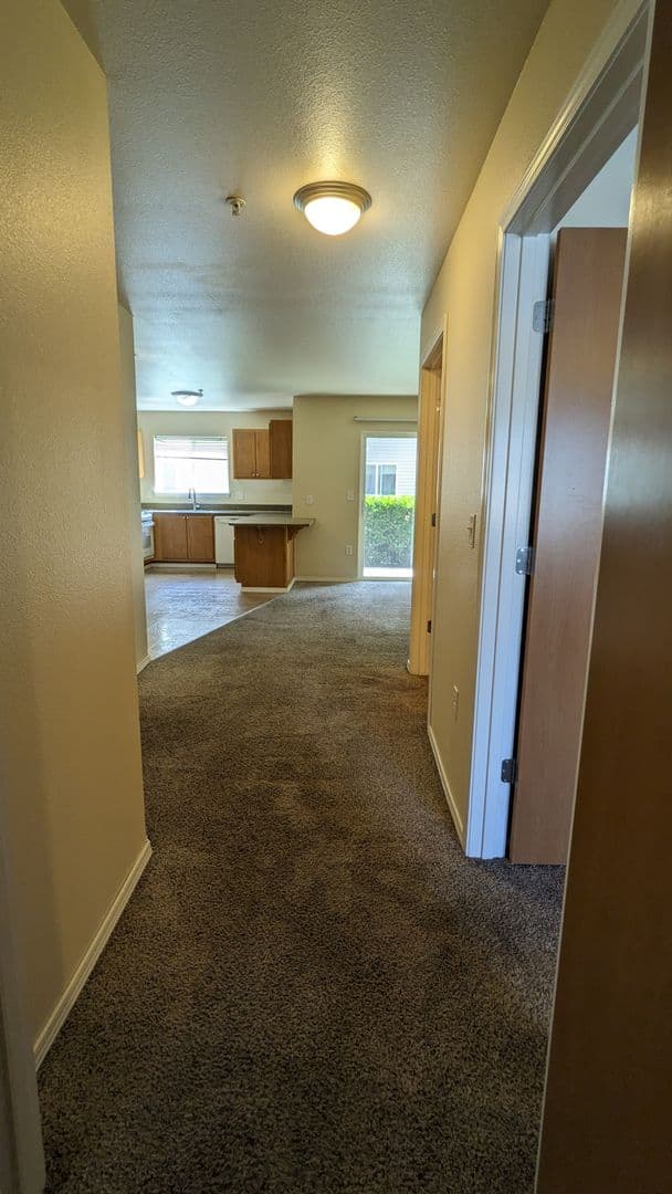 Salem Apartment: 4420-4455 Seaton Lane NE