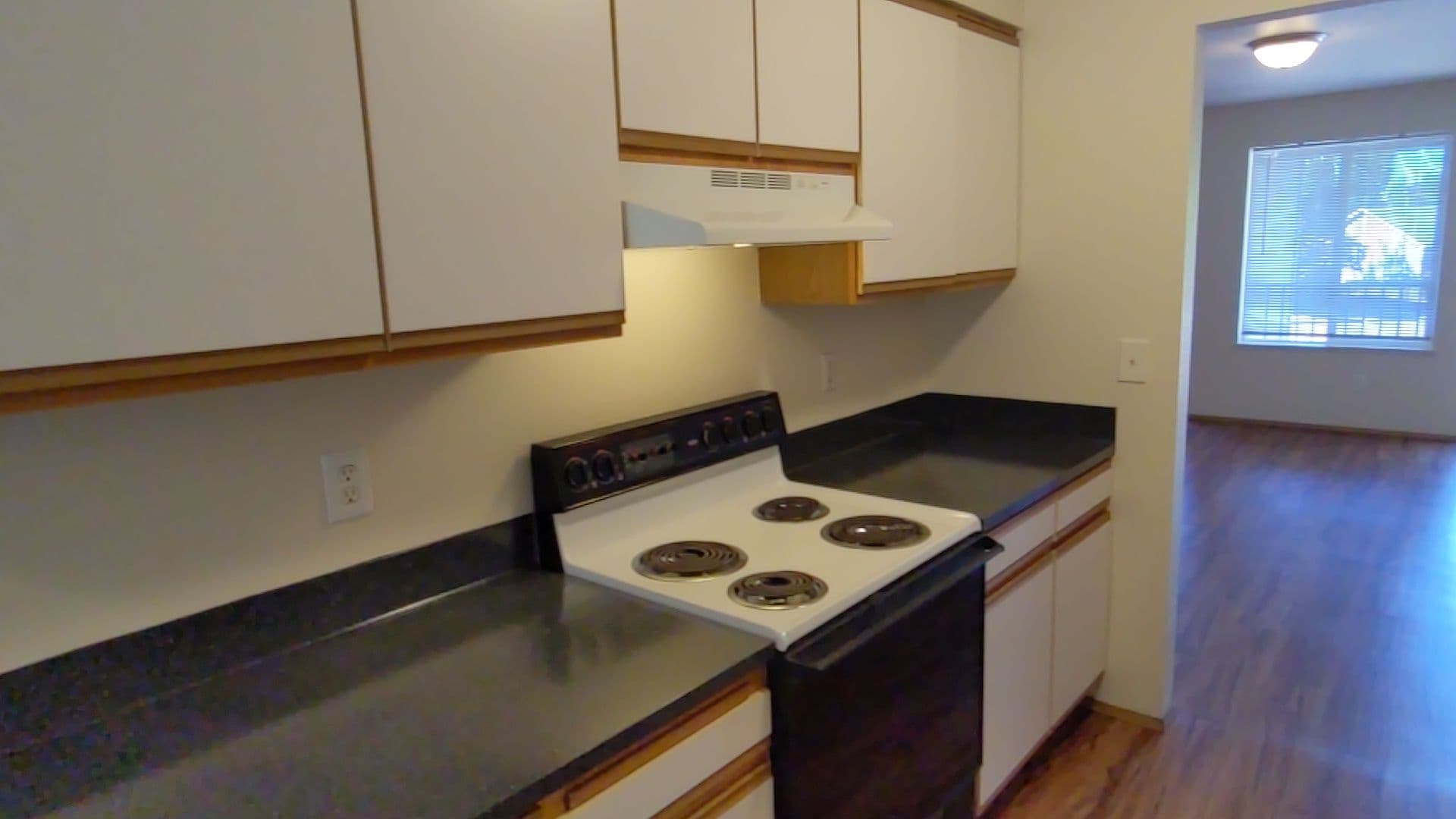 McMinnville Apartment: 1765 SW Tamarack St.