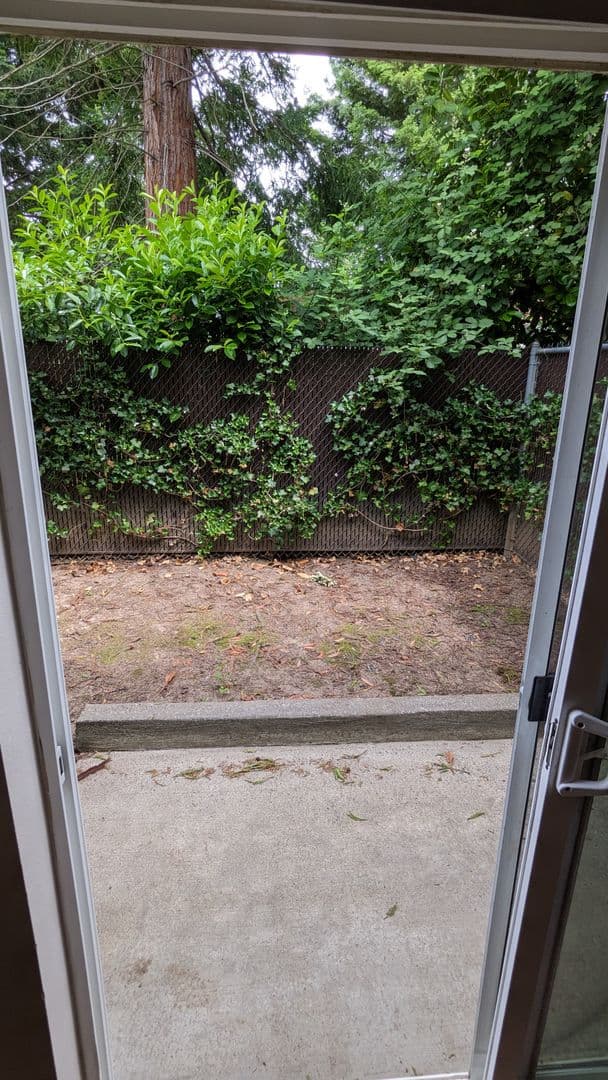 McMinnville Apartment: 855 SE Ford St