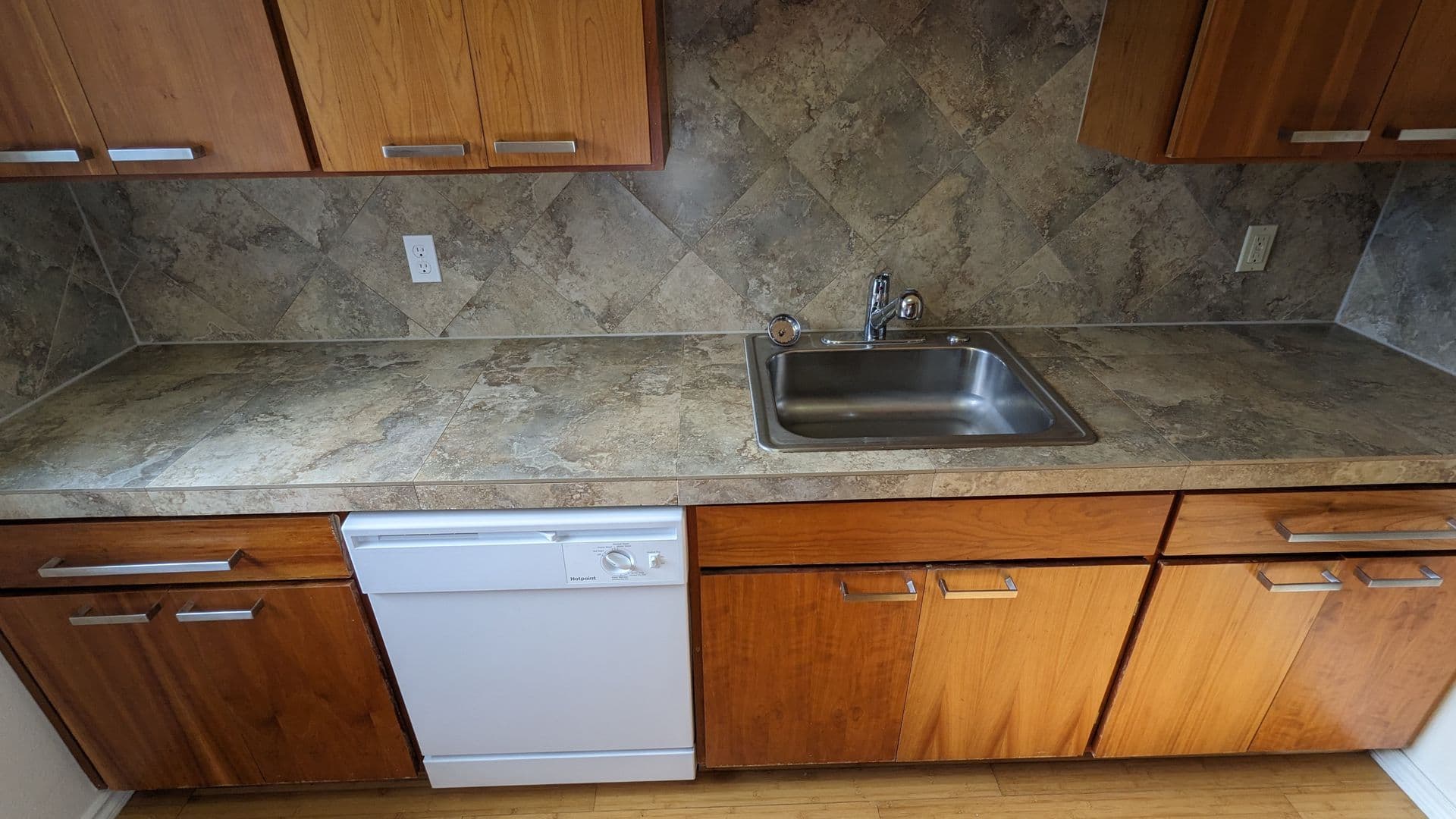 West Linn Apartment: 2781 Lancaster Street