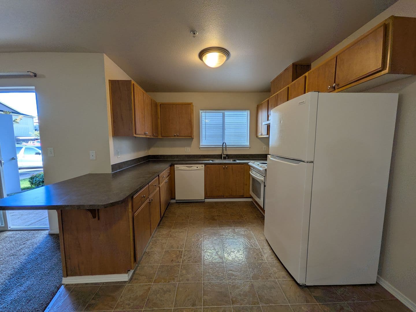 Salem Apartment: 4420-4455 Seaton Lane NE