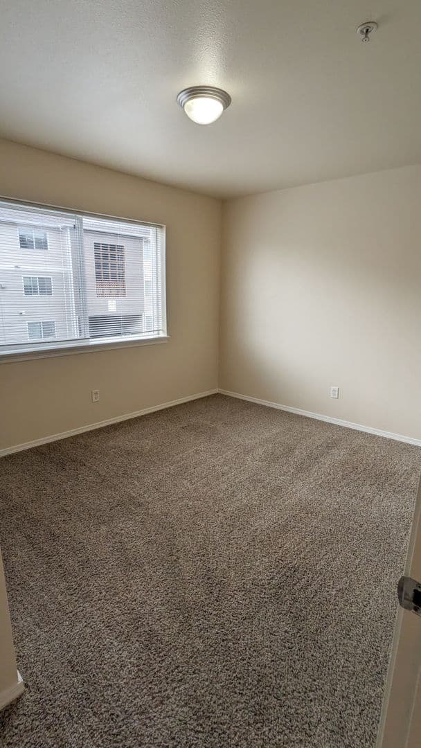 Salem Apartment: 4420-4455 Seaton Lane NE