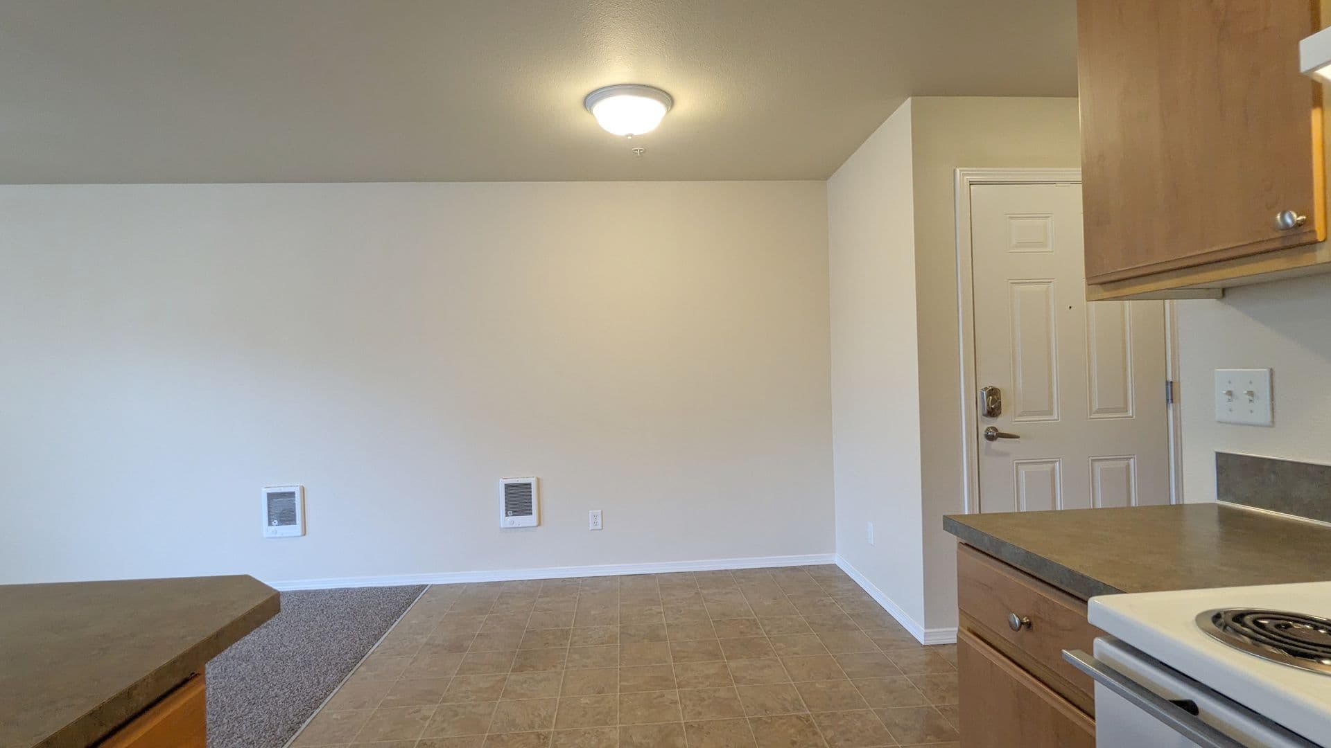 Salem Apartment: 4420-4455 Seaton Lane NE