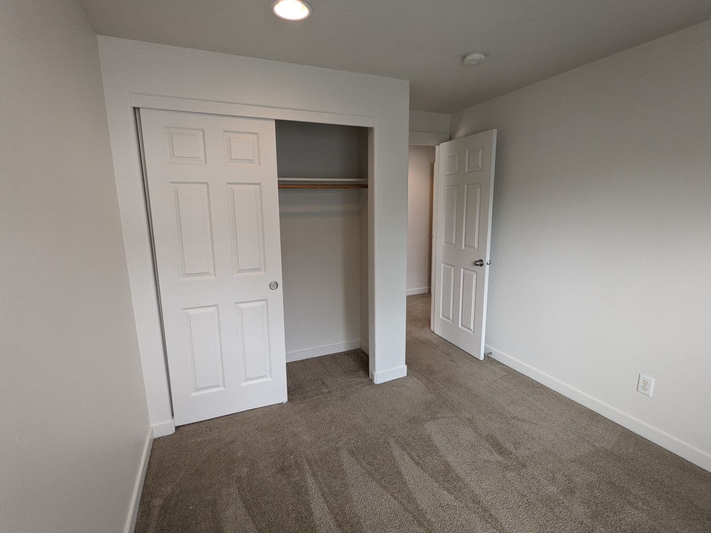 Portland Townhome: 16906 NE Halsey Street