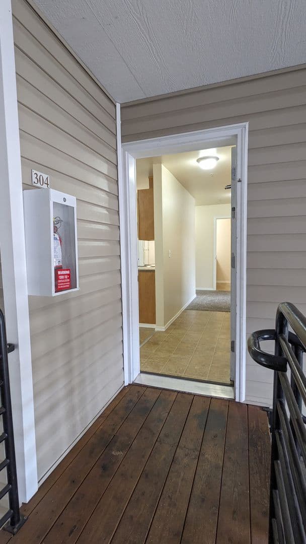 Salem Apartment: 4420-4455 Seaton Lane NE
