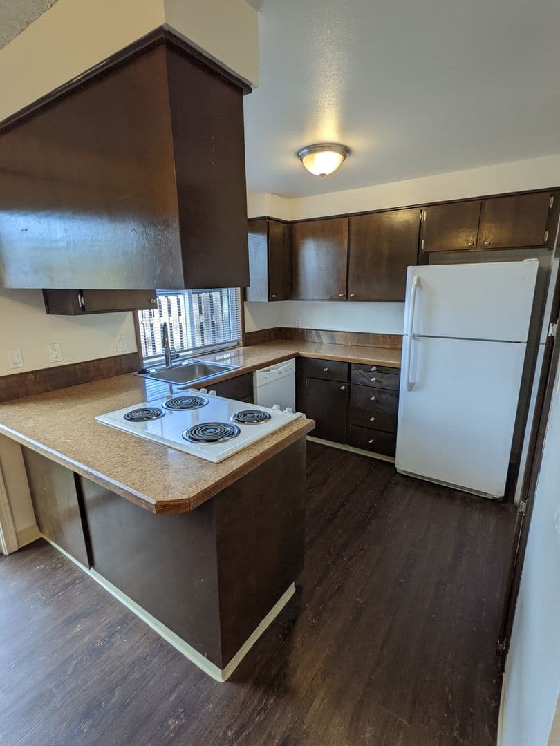 Beaverton Multiplex: 4450 SW Stoddard Drive