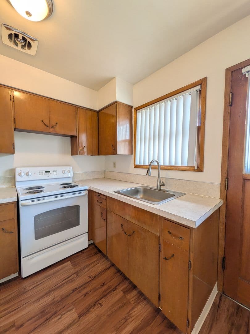 Vancouver Apartment: 7403 Tennessee Lane