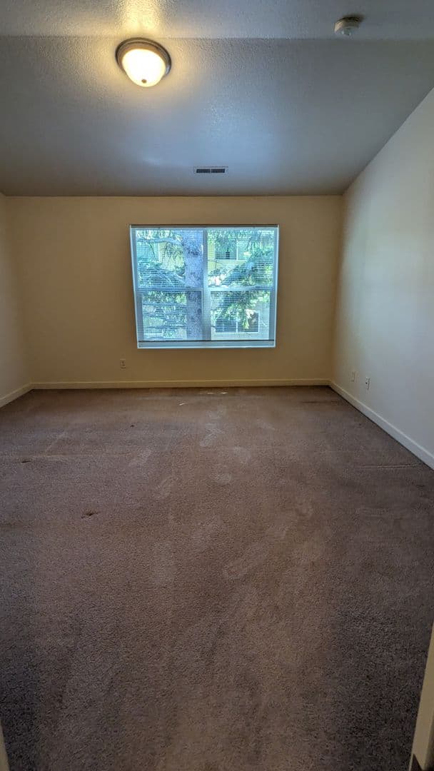Portland Townhome: 16906 NE Halsey Street