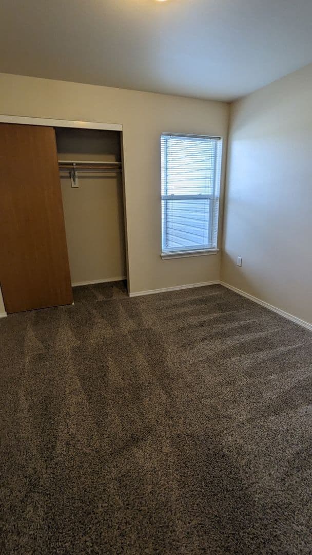 Salem Apartment: 4420-4455 Seaton Lane NE
