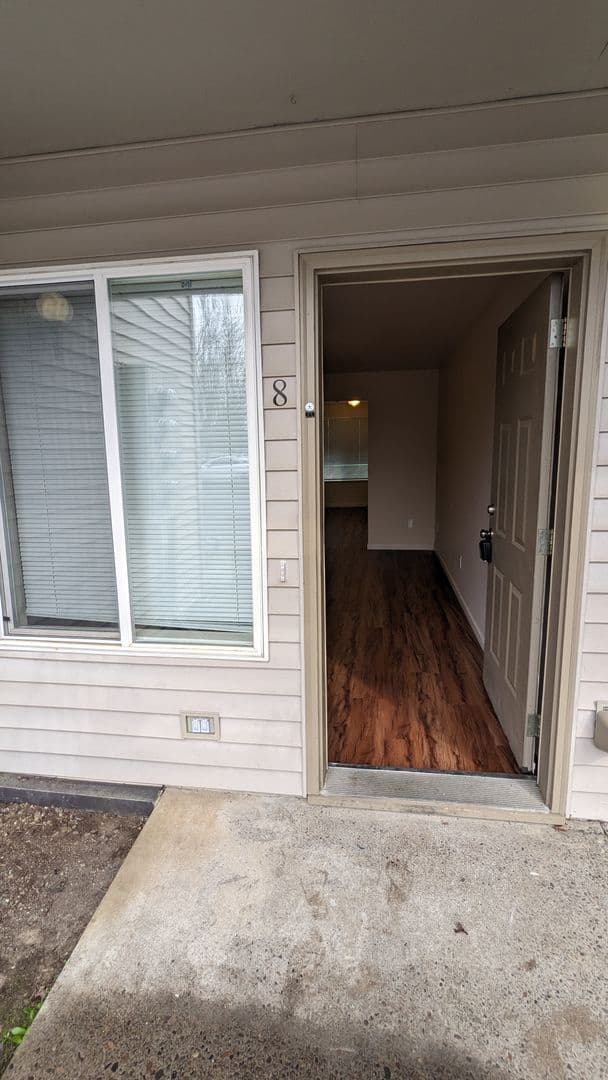 McMinnville Apartment: 1765 SW Tamarack St.