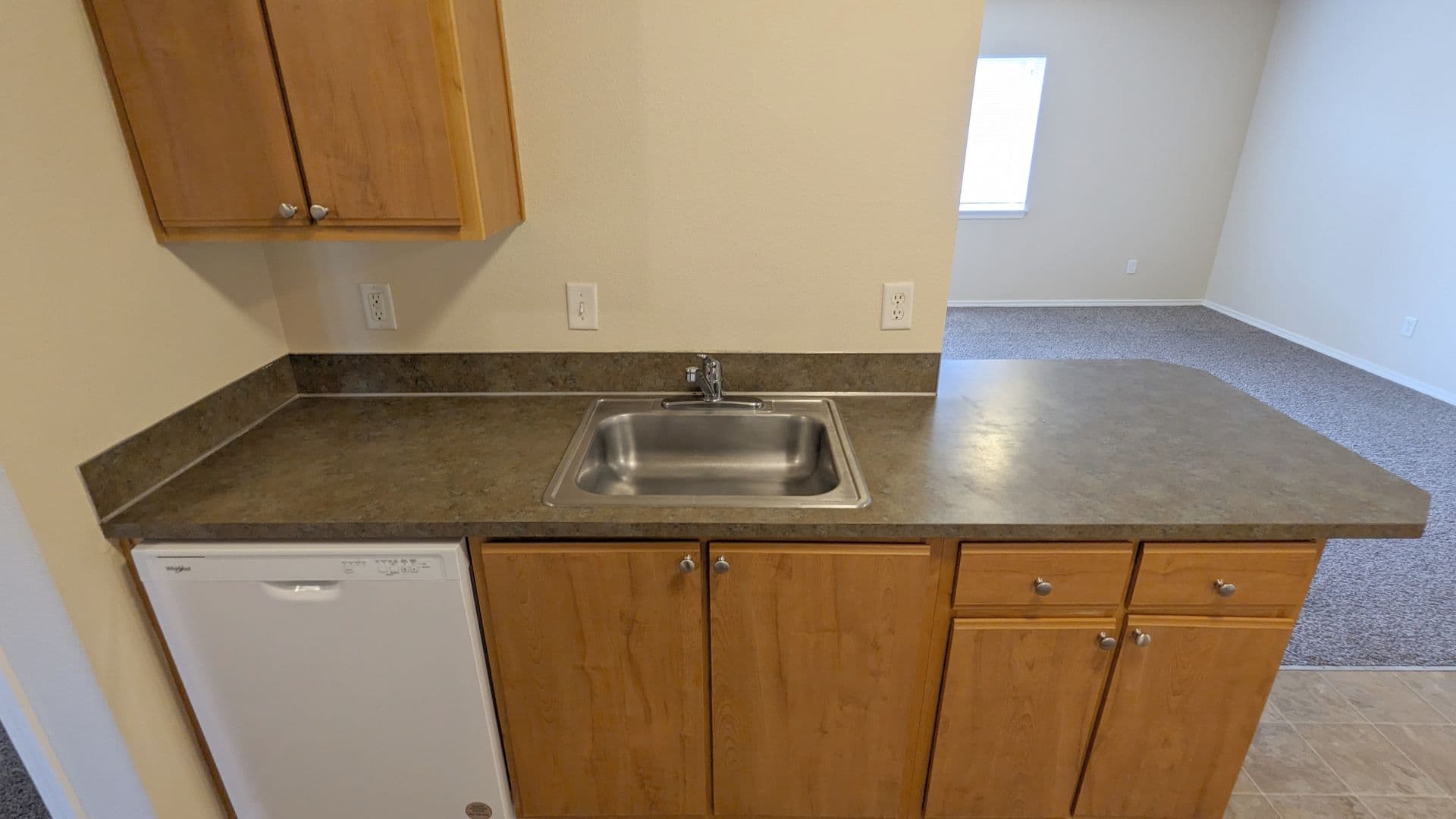 Salem Apartment: 4420-4455 Seaton Lane NE