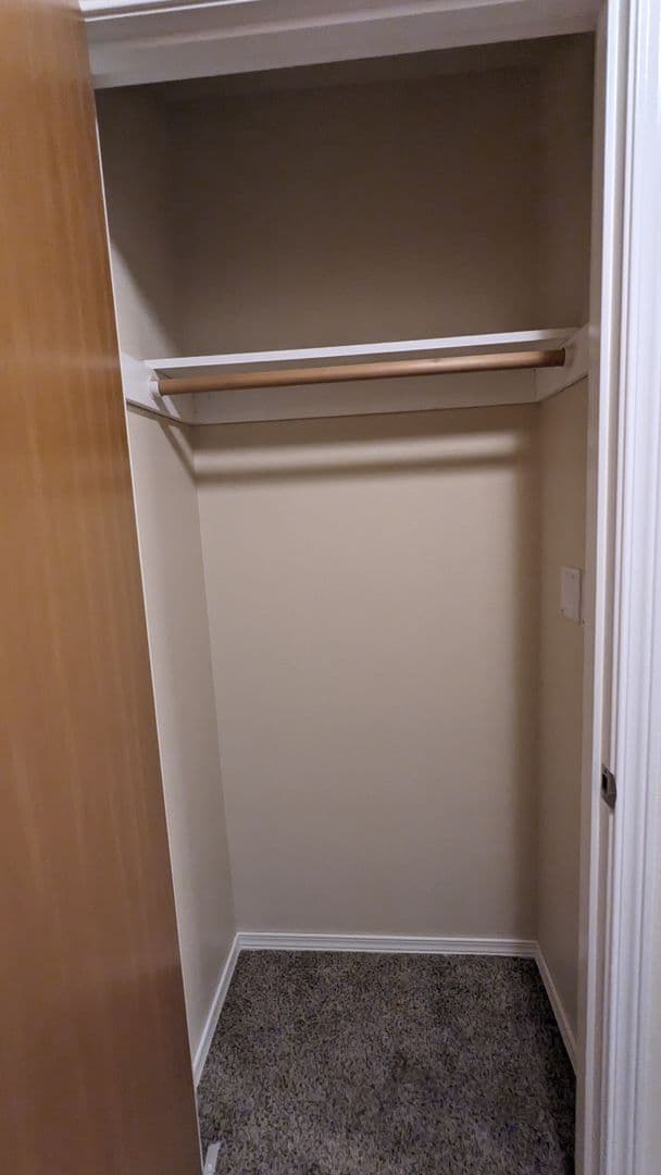Salem Apartment: 4420-4455 Seaton Lane NE