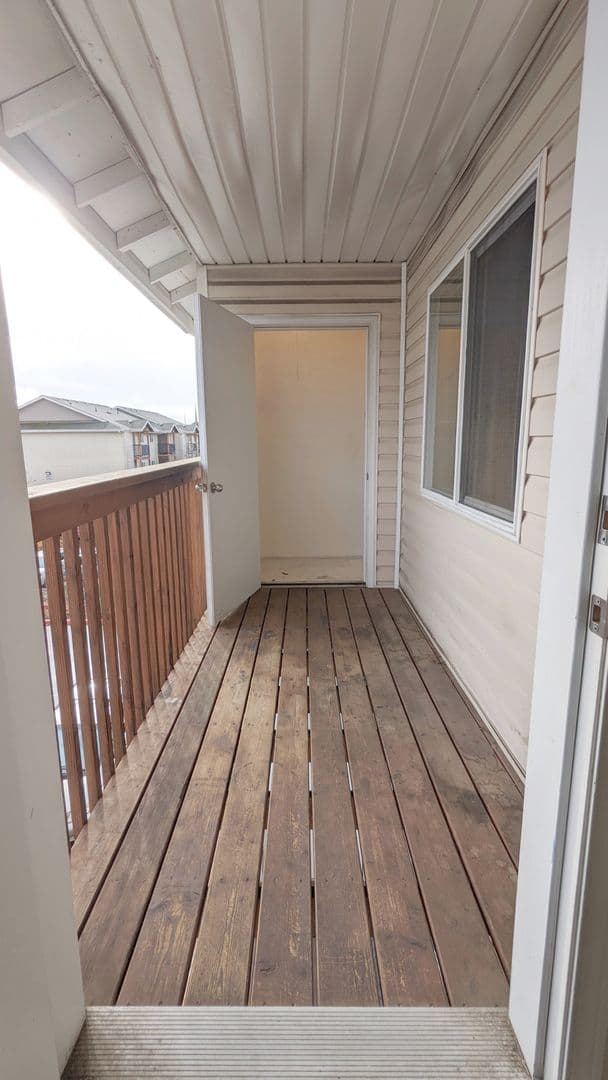 Salem Apartment: 4420-4455 Seaton Lane NE
