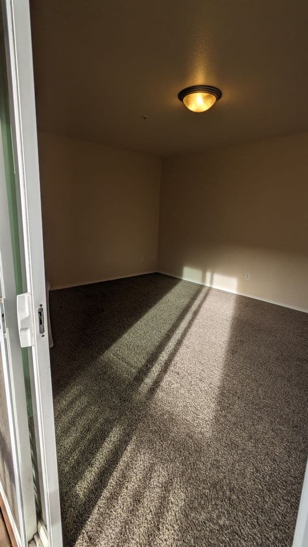 Salem Apartment: 4420-4455 Seaton Lane NE