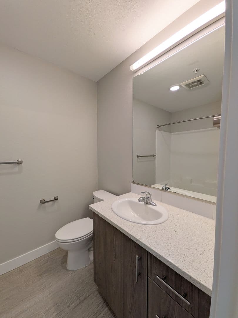 Portland Apartment: 2880 SE Division St