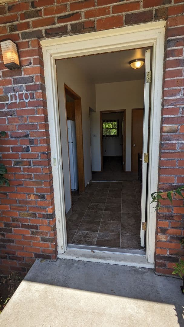 Vancouver Apartment: 7403 Tennessee Lane