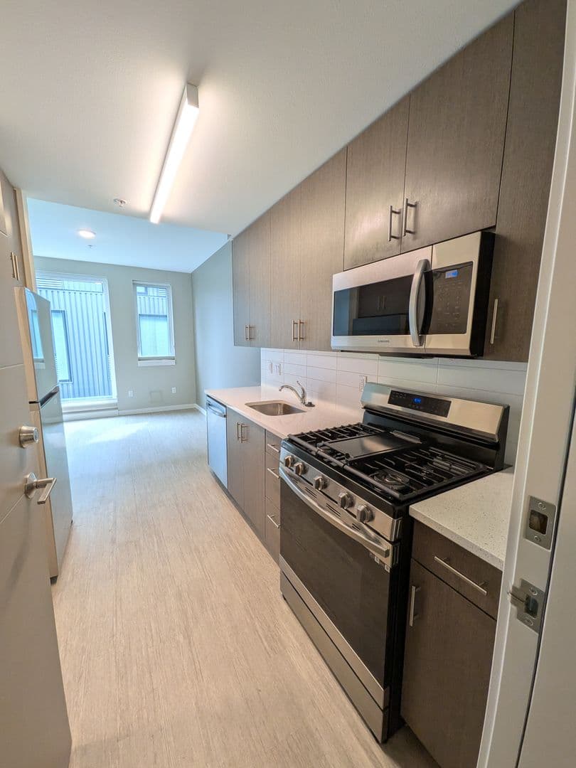 Portland Apartment: 3755 & 3763 N Williams Ave
