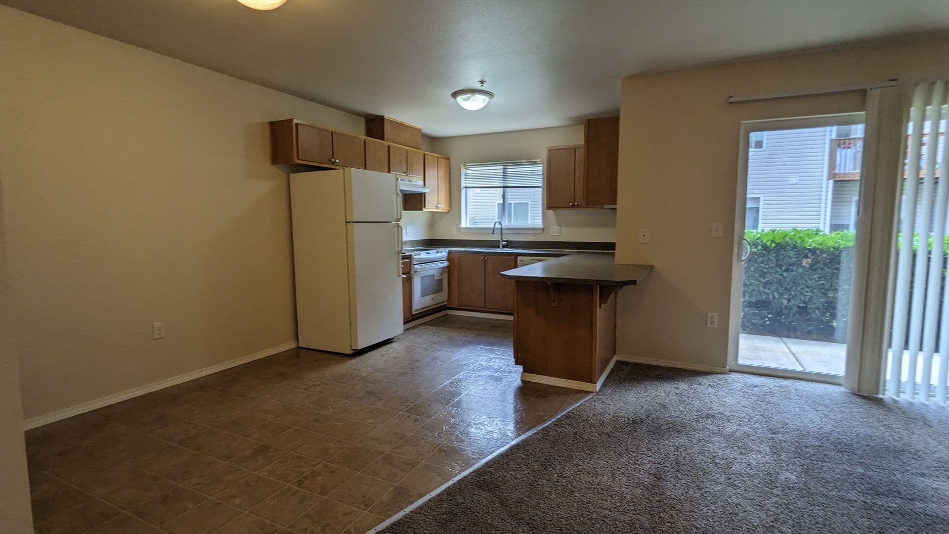 Salem Apartment: 4420-4455 Seaton Lane NE