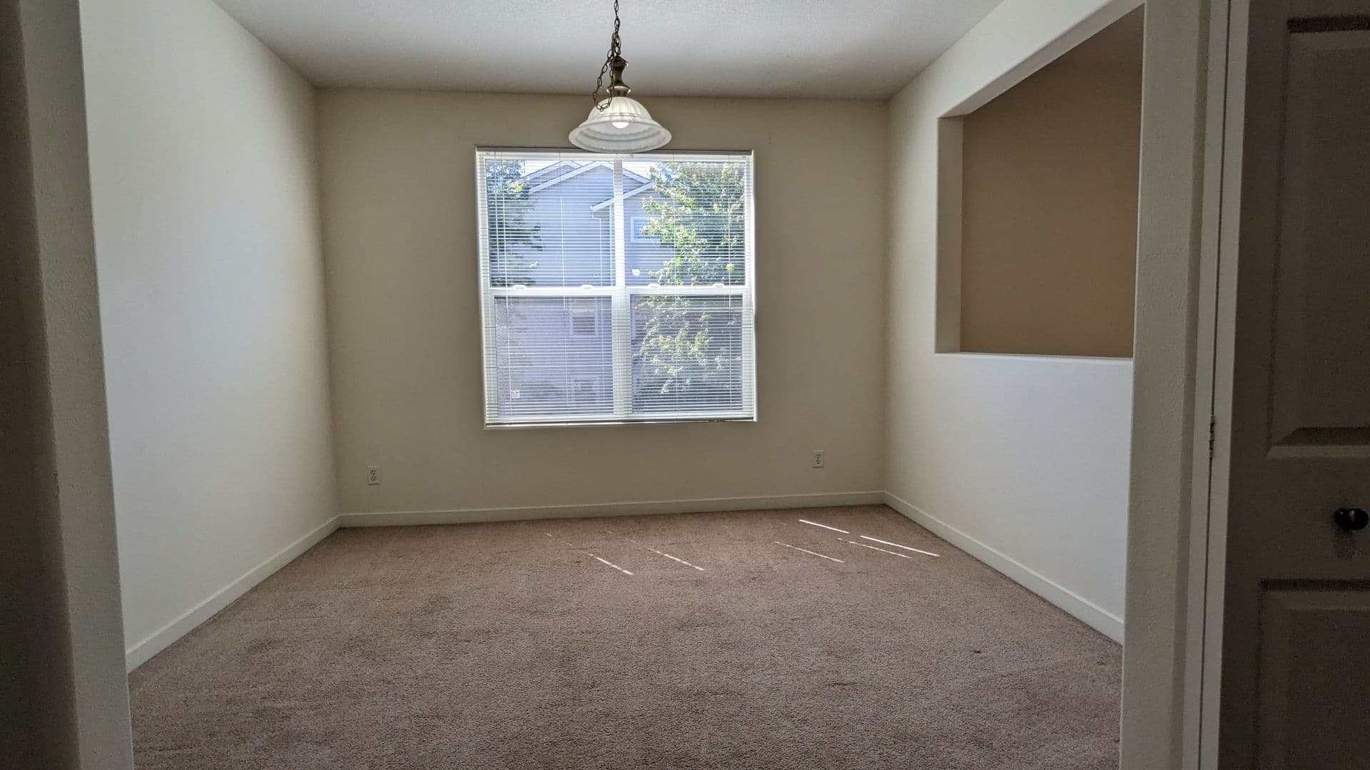 Portland Townhome: 16906 NE Halsey Street
