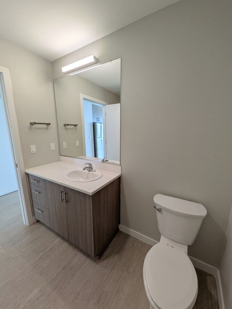 Portland Apartment: 2925 SE Division Street