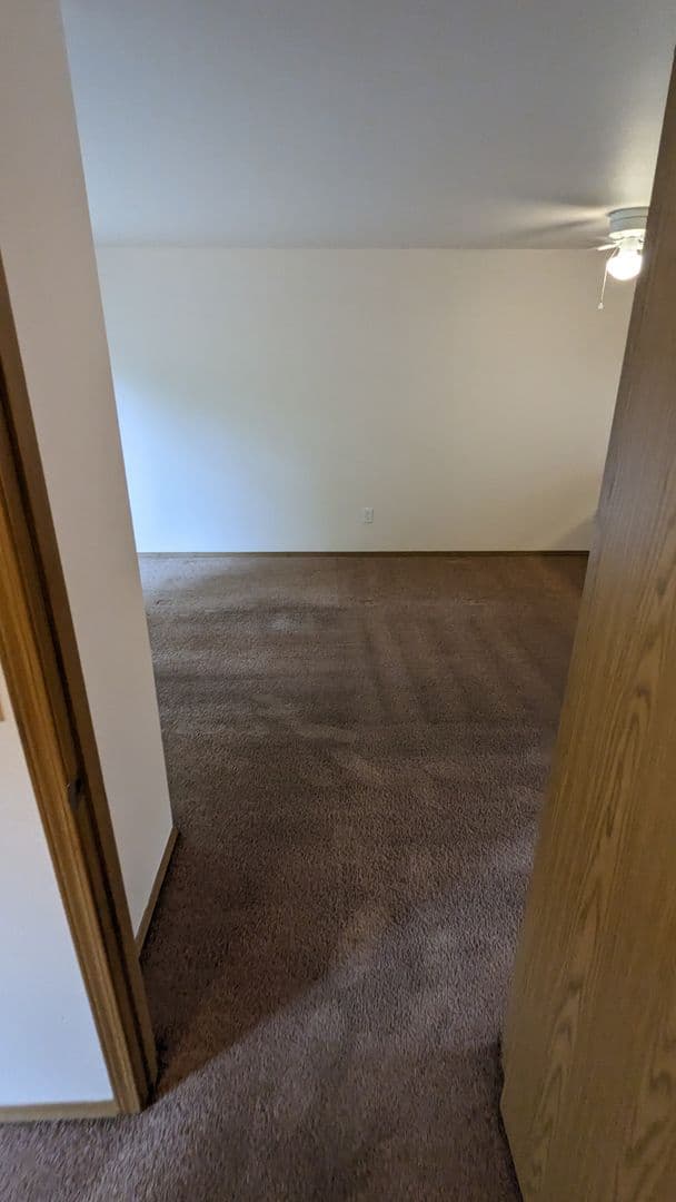 McMinnville Apartment: 855 SE Ford St